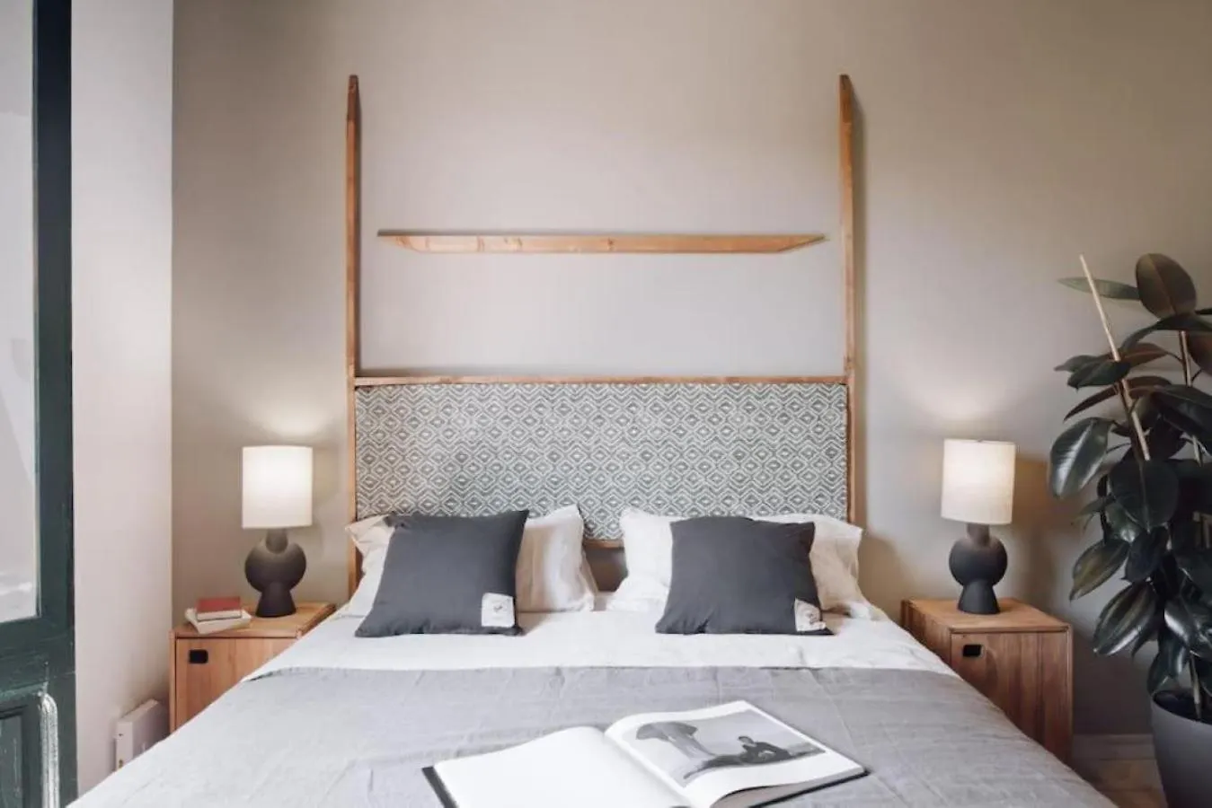 Apartment Hemba - 3 Bedroom And Balcony In Gracia Barcelona Spain